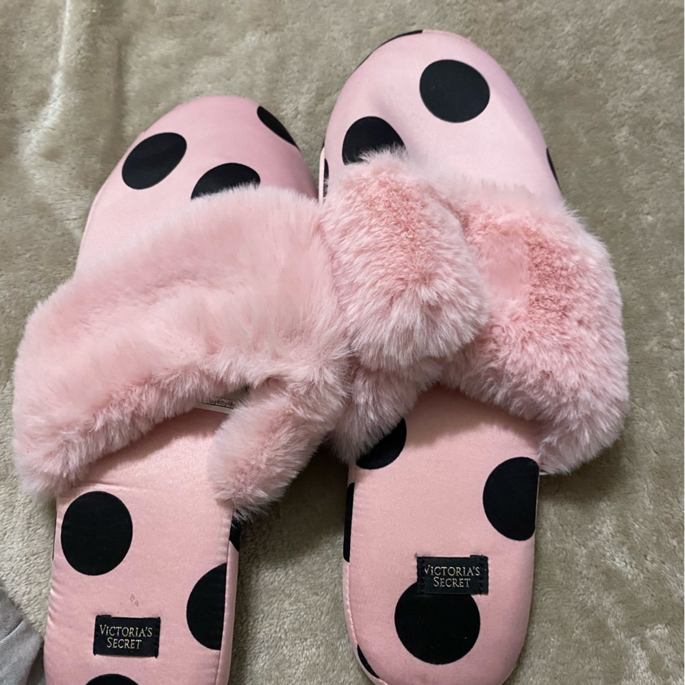 Victoria Secret Pink and black polka dot Slippers never worn. Size medium
